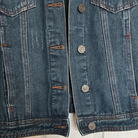 Classic Denim Distressed Jacket - Picture 5 of 9